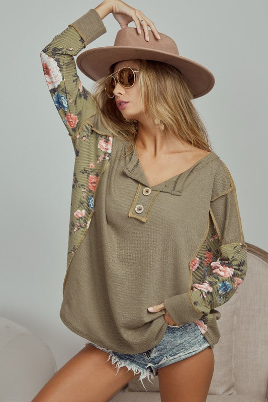 Women's Thermal Knit Top with Flower Color Block Sleeves